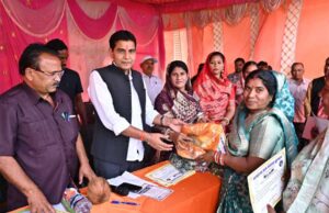 विकसित राज्य बनाने विभिन्न योजनाओं का किया जा रहा क्रियान्वयन : राजस्व मंत्री टंक राम वर्मा