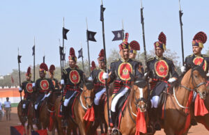 रायपुर : गणतंत्र दिवस समारोह : राज्यपाल श्री रमेन डेका ने राजधानी के मुख्य समारोह में विजेताओं को किया सम्मानित