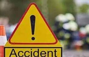 तेज रफ्तार हाईवा की चपेट में आने से कारोबारी की मौत, एक की हालत गंभीर