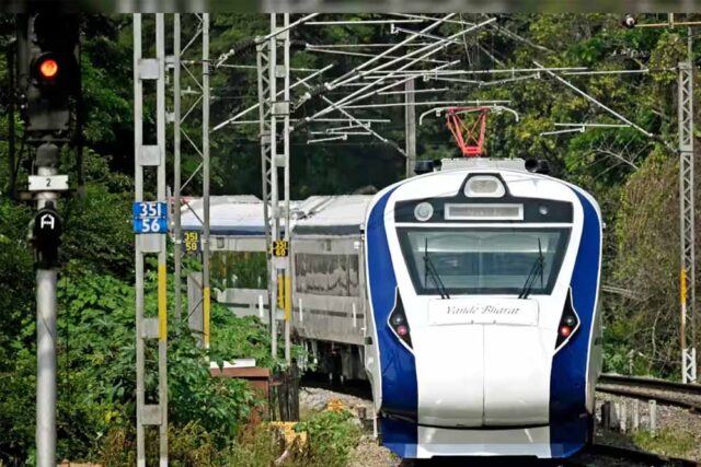 vande_bharat_train_35_1.jpg