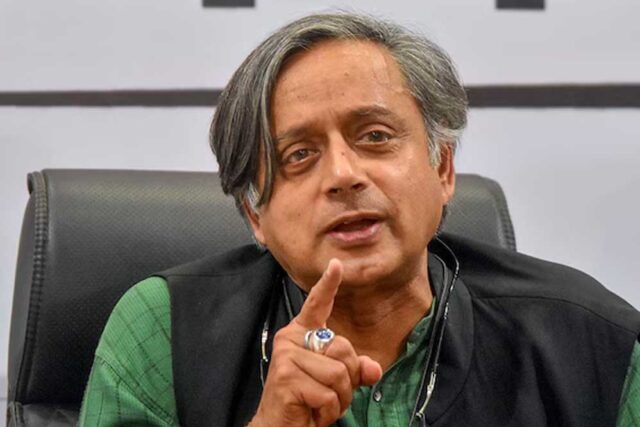 Shashi_Tharoor_4A_23_2.jpg