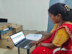 आधार से जुड़ी सेवाएं प्रदान कर आत्मनिर्भर बनीं संगीता सिंह”