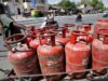 एमपी में LPG संकट बढ़ा, रायसेन में चक्काजाम, उज्ज्वला सिलेंडर की बुकिंग में वृद्धि, इंडक्शन और इलेक्ट्रिक चूल्हों की मांग भी बढ़ी