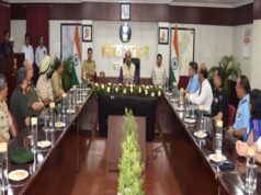 राज्यपाल रमेन डेका से रक्षा महाविद्यालय के अध्ययन दल ने रायपुर में की सौजन्य भेंट