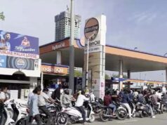 आगर मालवा, इंदौर और मंदसौर में तेल शॉर्टेज की अफवाहें, पेट्रोल पंपों पर लोगों की भारी भीड़