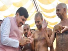 मुख्यमंत्री डॉ. यादव ने महावीर जयंती पर श्रमण मुनि 108 संभव सागर जी महाराज का आशीर्वाद प्राप्त किया