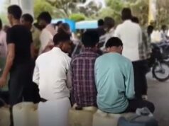 यूपी में तेल खत्म होने की अफवाह के बाद पंपों पर लंबी कतारें, लोग गैलन में पेट्रोल-डीजल भरवाकर रख रहे हैं