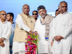 कर्नाटक में CM पद की अटकलों के बीच दिल्ली निकले शिवकुमार