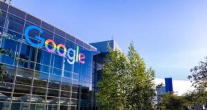 गूगल पर घिरा विवाद: एपस्टीन केस के पीड़ितों ने डेटा दिखाने का लगाया आरोप