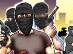 दोपहर में बैंक पर धावा: 6 हथियारबंद बदमाशों ने 13 लाख रुपये लूटे, इलाके में मचा हड़कंप