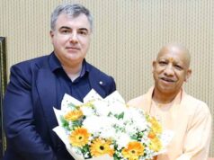 लखनऊ में सीएम योगी की नोबेल पुरस्कार विजेता कॉन्स्टेंटिन नोवोसेलोव से मुलाकात