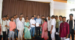 एनएमडीसी के शीर्ष नेतृत्व ने दंतेवाड़ा के पंचायत प्रमुखों से मुलाकात की, जल, बिजली और सड़कों पर कार्रवाई का दिलाया भरोसा