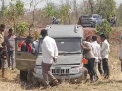 छतरपुर के डायल-112 हीरोज पिकअप पलटने से घायल 08 व्यक्तियों को त्वरित सहायता से पहुँचाया अस्पताल