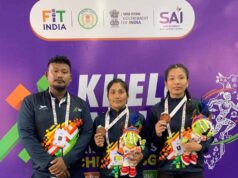 देबी ने सात साल की उम्र में ही अपने माता-पिता को खो दिया था, इसके बाद उन्हें अपने चाचा-चाची के साथ रहना पड़ा और आर्थिक मुश्किलों का सामना करना पड़ा