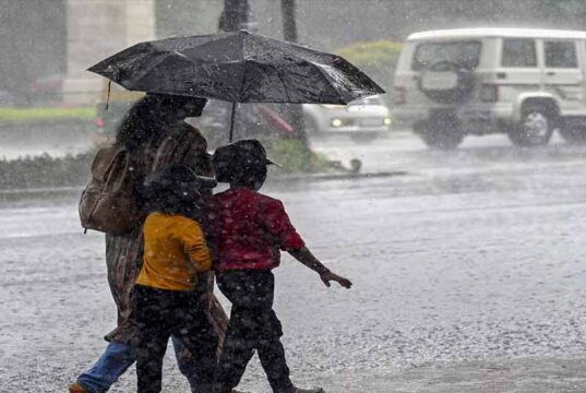 गर्मी पर राहत का संकेत: अगले 48 घंटों में पारा गिरेगा, दिल्ली-यूपी समेत 18 राज्यों में आंधी-बारिश