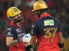 RCB पर संकट! टिम डेविड का विकेट गिरा, अक्षर पटेल ने दिलाई बड़ी सफलता