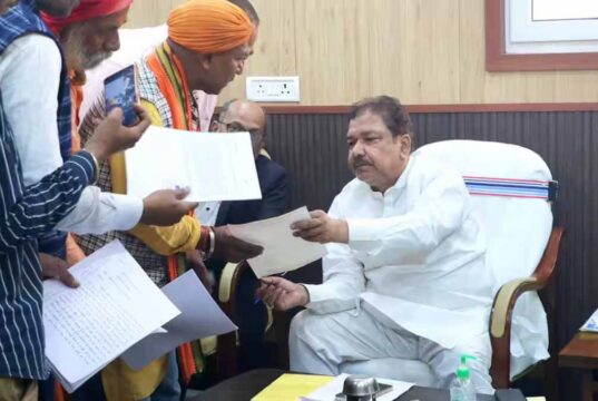 भ्रष्टाचार और लापरवाही पर गिरी गाज, राजस्व विभाग में सख्त कार्रवाई