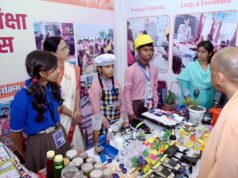 शिक्षामित्रों को दिया मंत्र: प्यार से पढ़ाएं, मारपीट कभी नहीं, घर-घर जाकर बच्चों को स्कूल लाएं