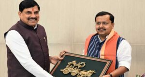 नई दिल्ली में मुख्यमंत्री डॉ. मोहन यादव ने राष्ट्रीय अध्यक्ष नितिन नबीन को पुष्प-गुच्छ भेंट किया और विषयों पर की चर्चा