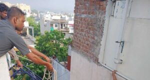 इंदौर के डायल-112 हीरोज इलेक्ट्रिक व्हीकल शो-रूम में लगी आग, संयुक्त रेस्क्यू अभियान चलाकर बिल्डिंग में फँसे लोगों की बचाई जान