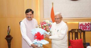 राज्यपाल पटेल ने अपना जन्म दिवस बच्चों के साथ मनाया
