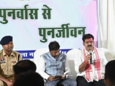 पुनर्वासित युवाओं से मिले उपमुख्यमंत्री विजय शर्मा और वन मंत्री केदार कश्यप, जाना हाल-चाल