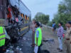 यमुना एक्सप्रेसवे पर दर्दनाक सड़क हादसा, ट्रक में घुसी वोल्वो; 4 की मौत, 19 लोग घायल