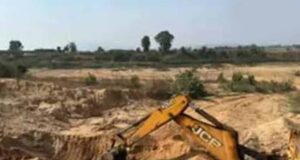 अवैध कब्जों पर प्रशासन की बड़ी कार्रवाई, बलरामपुर में 23 मकान हटाकर 7 एकड़ भूमि खाली कराई