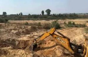 अवैध कब्जों पर प्रशासन की बड़ी कार्रवाई, बलरामपुर में 23 मकान हटाकर 7 एकड़ भूमि खाली कराई