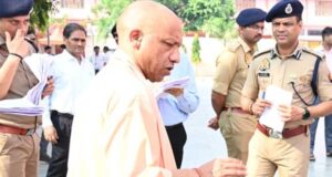 जनता दर्शन में करीब 200 लोगों से मिले सीएम योगी