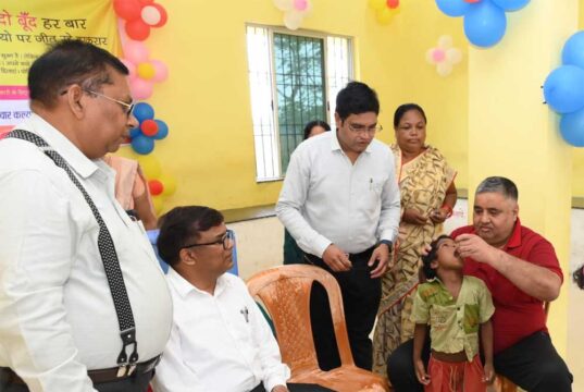 राष्ट्रीय पल्स पोलियो अभियान का लखनपुर से शुभारंभ, अभिभावकों से किया आह्वान—‘दो बूंद हर बार, पोलियो पर जीत बरकरार’