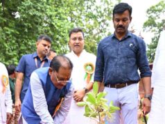 फॉरेस्ट रेस्ट हाउस “राम वाटिका” में स्थापित भगवान राम की प्रतिमा को नमन कर प्राप्त किया आशीर्वाद