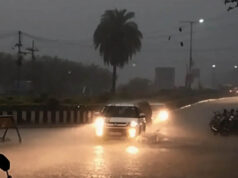 मध्य प्रदेश में बारिश का कहर, 3 मौसमी सिस्टम एक्टिव; बैतूल में भारी बारिश के बीच रेलवे की दीवार गिरी, एक की मौत