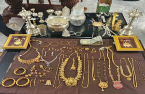 Lokayukta Raid: 7 शहरों में 10 अफसरों के ठिकानों पर छापेमारी, कृषि अधिकारी के घर से मिले गहने और कैश