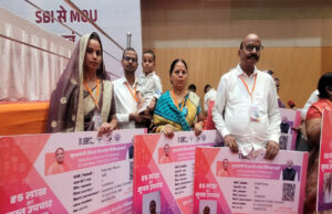 मुख्यमंत्री ने बच्चों द्वारा बनाए गए विभिन्न मॉडलों का किया अवलोकन