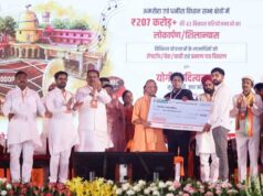 मंच से 10 लाभार्थियों का सम्मान: महिलाओं को आवास-रोजगार, किसानों को ड्रोन और मेधावियों को मिला लैपटॉप