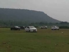 पर्यटन स्थल बना स्टंट का मैदान, सूरजपुर में युवकों ने कार से किया जोखिम भरा करतब