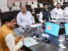 कम पानी और कम अवधि वाली फसलें अपनाने के लिए किसानों को करें प्रेरित