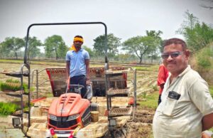 बालोद के भरदाकला में आधुनिक कृषि तकनीक बनी मिसाल, कम समय में बेहतर गुणवत्ता से धान की रोपाई
