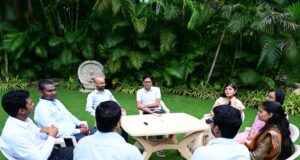 रायपुर में हुई आत्मीय भेंट, वित्त मंत्री ने दी बधाई और उज्ज्वल भविष्य के लिए शुभकामनाएं