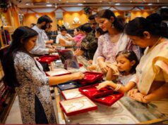 सर्राफा बाजार में भारी गिरावट, चांदी ₹4,000 सस्ती, सोने के दाम भी लुढ़के