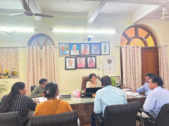 mahila_02-1.jpg