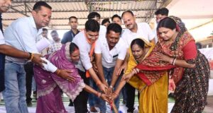 सरोरा में विकास की दोहरी सौगात- 1.60 करोड़ के मिनी स्टेडियम और 11.86 लाख के आंगनबाड़ी भवन का हुआ लोकार्पण-भूमिपूजन