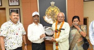 पुलिस मुख्यालय परिवार द्वारा 8 सेवानिवृत्त कर्मचारियों को दी गई भावभीनी विदाई