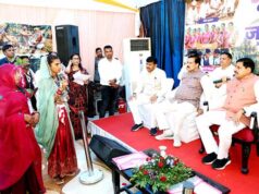 एक तहसीलदार, दो पटवारियों, दो मुख्य नगर पालिका अधिकारियों, एक सहायक यंत्री और जनपद पंचायत के एक मुख्य कार्यपालन अधिकारी के निलंबन के निर्देश