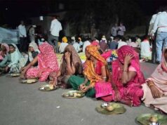 फोरलेन के मुआवजे की मांग पर किसानों का धरना, बदनावर में खुले आसमान के नीचे बिताई रात