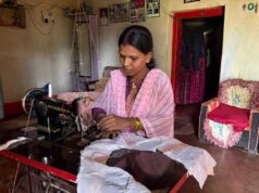 पार्वती बघेल घर बैठे कर रहीं अतिरिक्त आमदनी, छोटी बचत से संवार रहीं बेटी का भविष्य