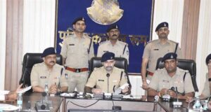 16 से अधिक फर्जी फर्मों के नाम से बैंक खाते खुलवाकर करोड़ों रुपये के संदिग्ध लेन-देन का खुलासा