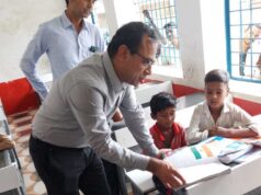 स्कूल शिक्षा विभाग के प्रमुख सचिव ने बच्चों के साथ बैठकर देखी पढ़ाई, शिक्षकों से संवाद कर शिक्षा की गुणवत्ता पर दिए सुझाव