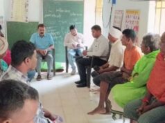 रॉयल्टी में करोड़ों की कमाई, स्कूल में बदहाली: तिरपाल के नीचे पढ़ रहे बच्चे